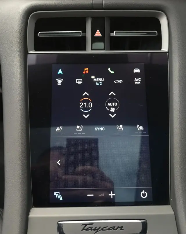 PORSCHE Taycan Turbo