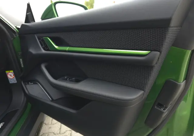 PORSCHE Taycan Turbo