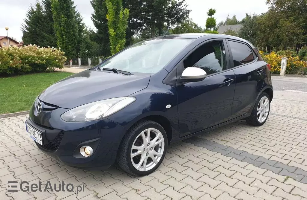 MAZDA 2 