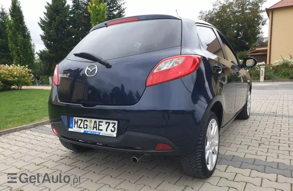 MAZDA 2 