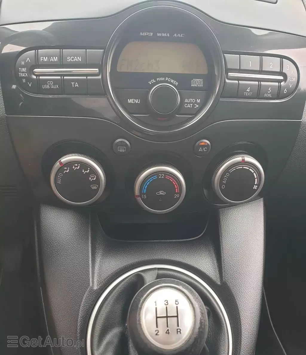MAZDA 2 
