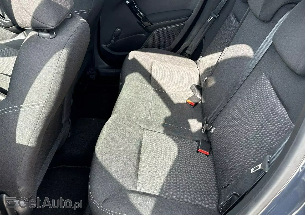 PEUGEOT 208 82 VTI Active