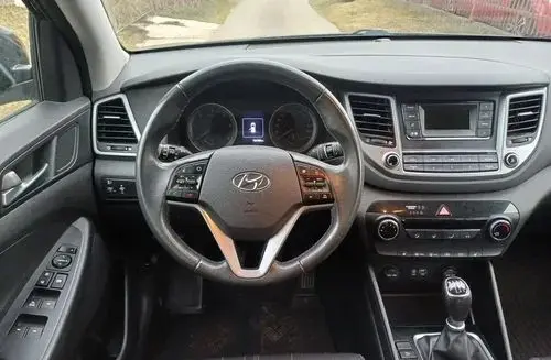 HYUNDAI Tucson 