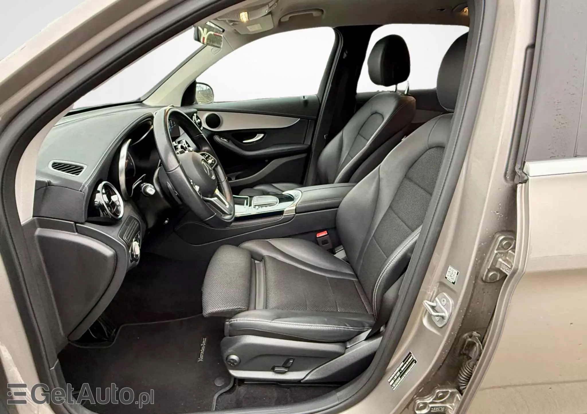 MERCEDES-BENZ GLC 300 e 4Matic 9G-TRONIC