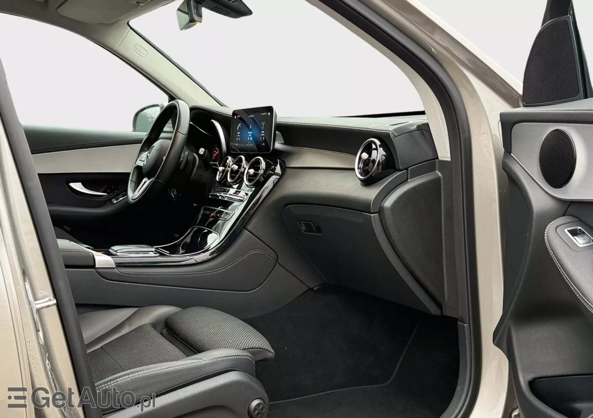 MERCEDES-BENZ GLC 300 e 4Matic 9G-TRONIC