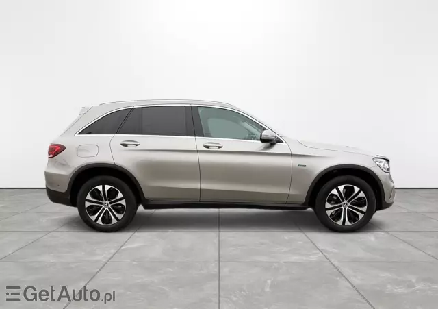 MERCEDES-BENZ GLC 300 e 4Matic 9G-TRONIC