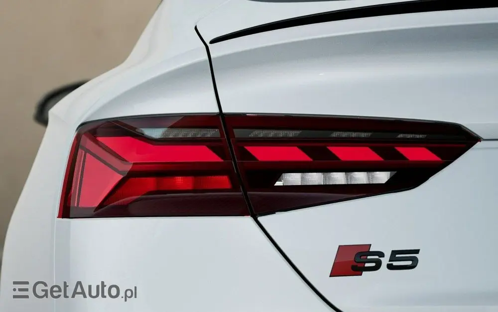 AUDI S5 