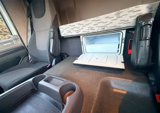 DAF CF330 /ACC/ Euro6 /Izoterma/4x2/Winda/BOK OTWIERANY /Man/Scania/Mercedes 