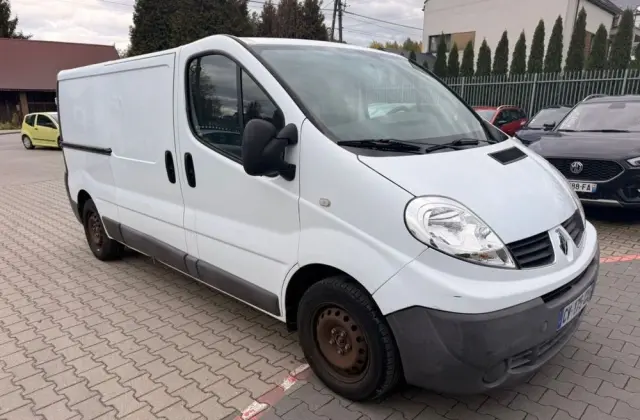 RENAULT Trafic Vivaro Opel LONG dlugi 2.0 dci 