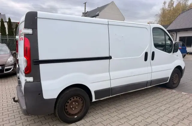 RENAULT Trafic Vivaro Opel LONG dlugi 2.0 dci 