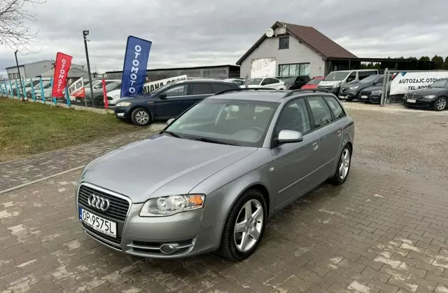 AUDI A4 