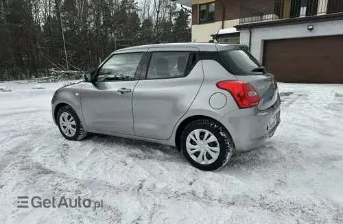 SUZUKI Swift 