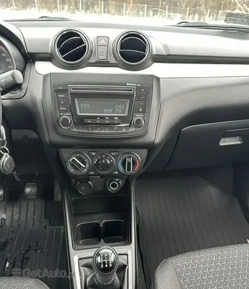 SUZUKI Swift 