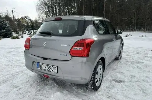 SUZUKI Swift 
