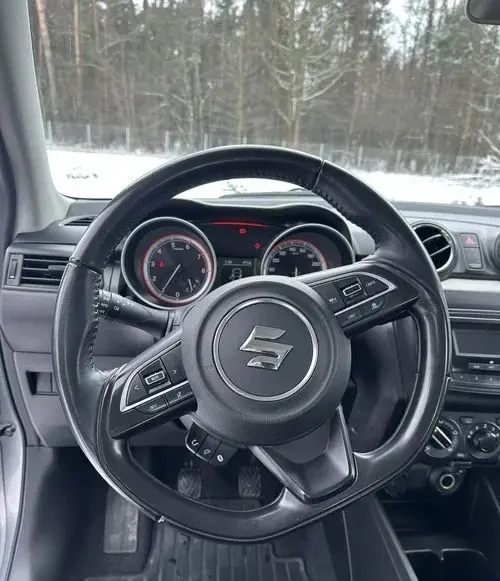 SUZUKI Swift 