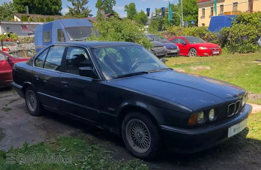 BMW Seria 5 520i 24V (150 KM)