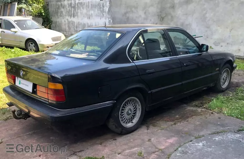 BMW Seria 5 520i 24V (150 KM)