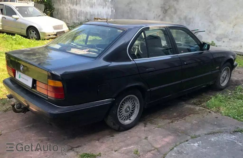 BMW Seria 5 520i 24V (150 KM)
