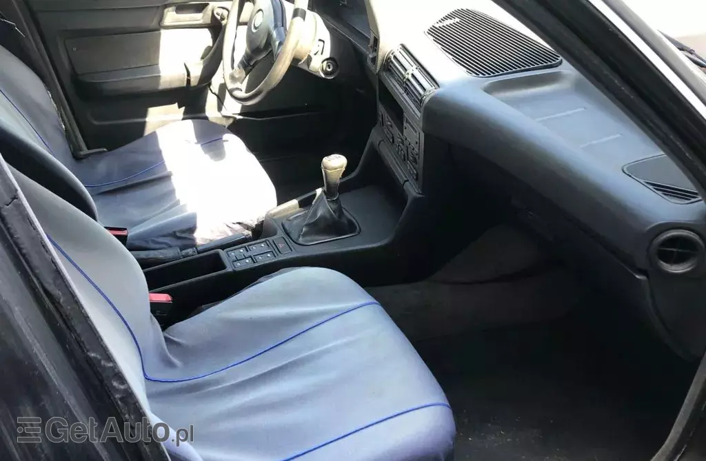 BMW Seria 5 520i 24V (150 KM)