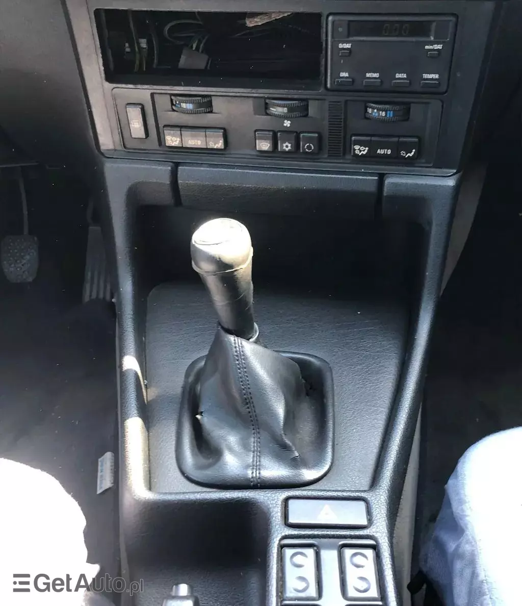 BMW Seria 5 520i 24V (150 KM)