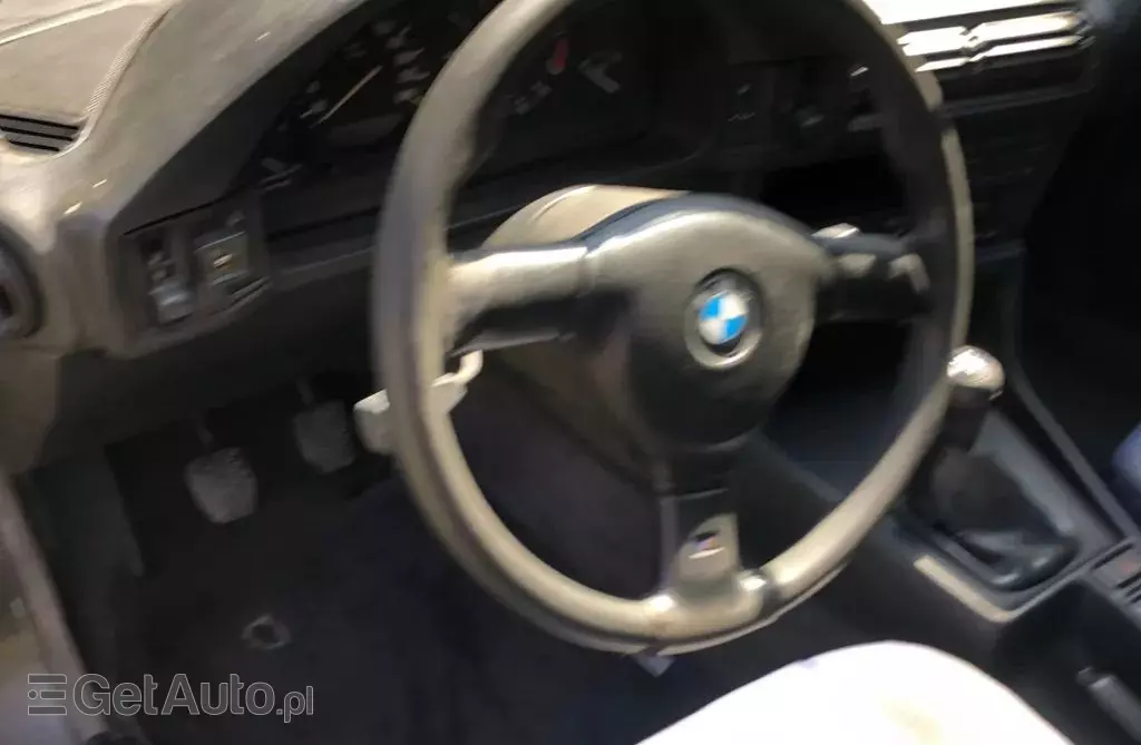 BMW Seria 5 520i 24V (150 KM)