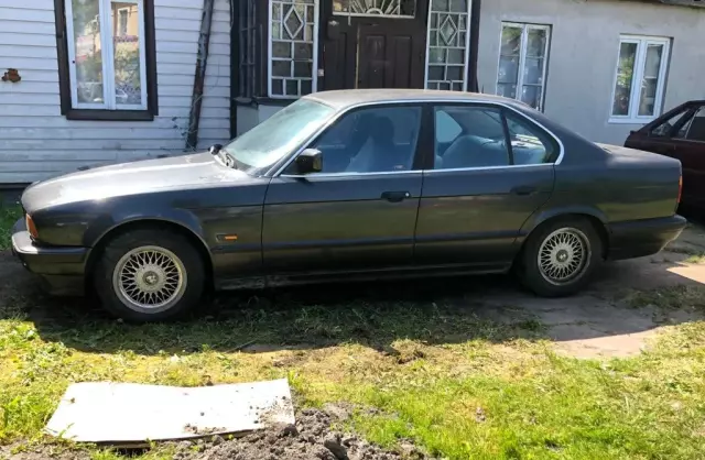 BMW Seria 5 520i 24V (150 KM)