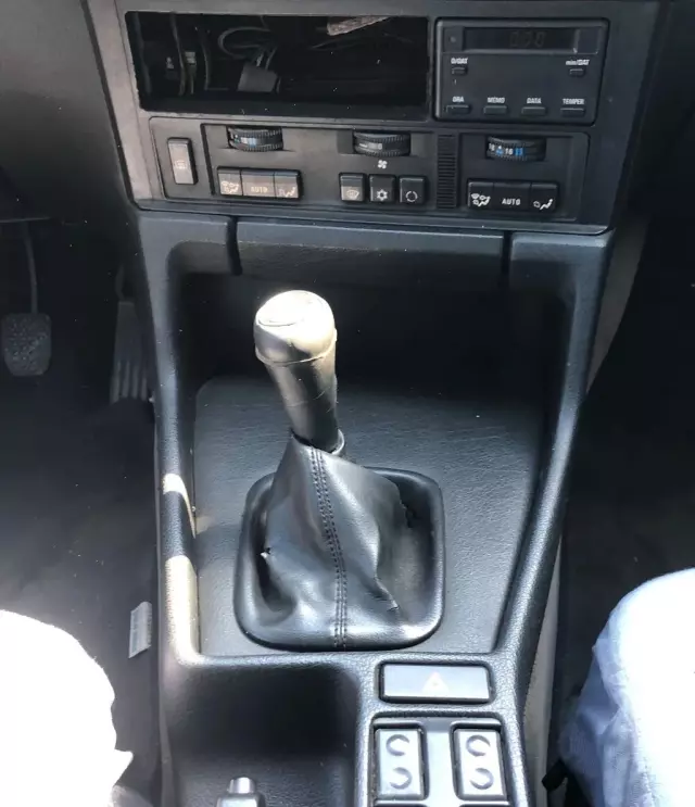 BMW Seria 5 520i 24V (150 KM)