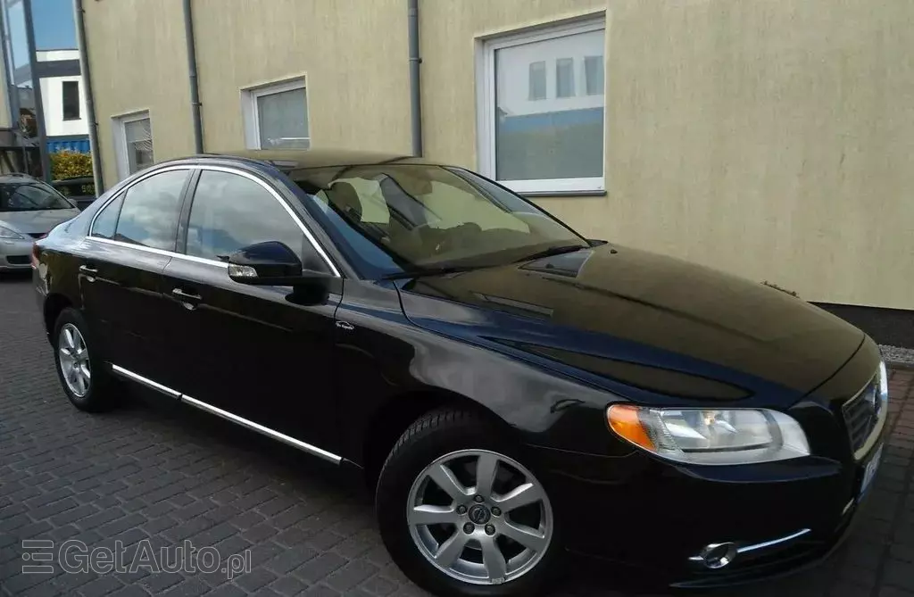 VOLVO S80 