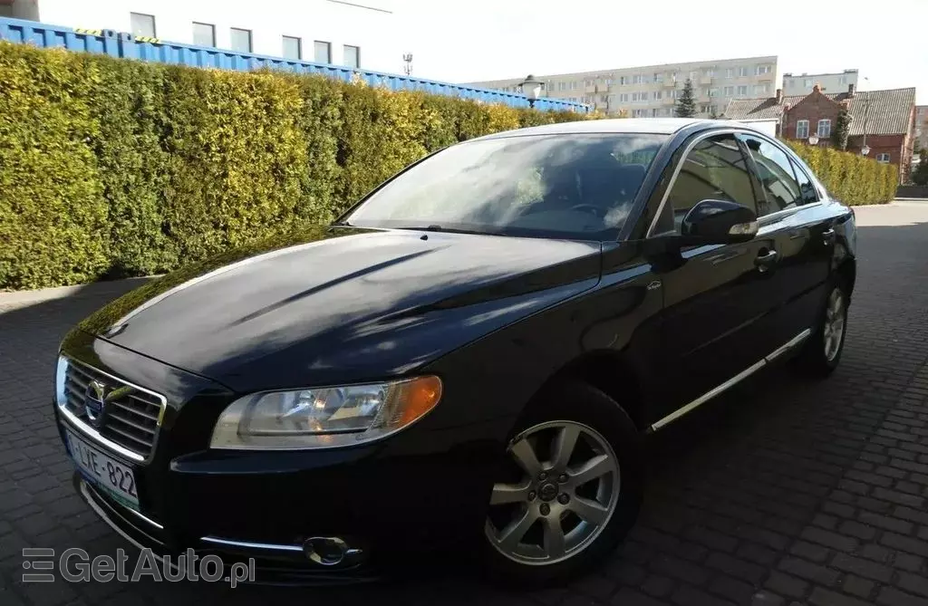 VOLVO S80 