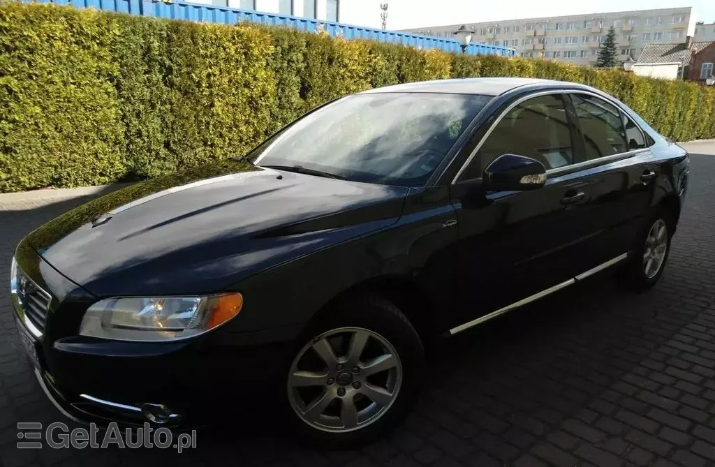 VOLVO S80 