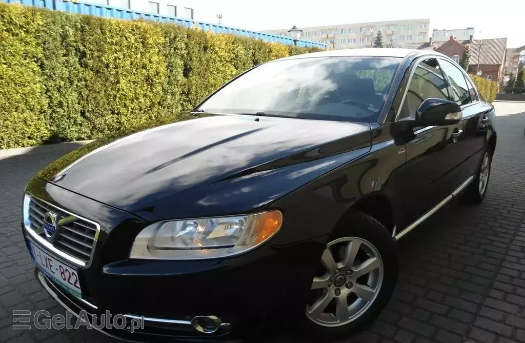 VOLVO S80 