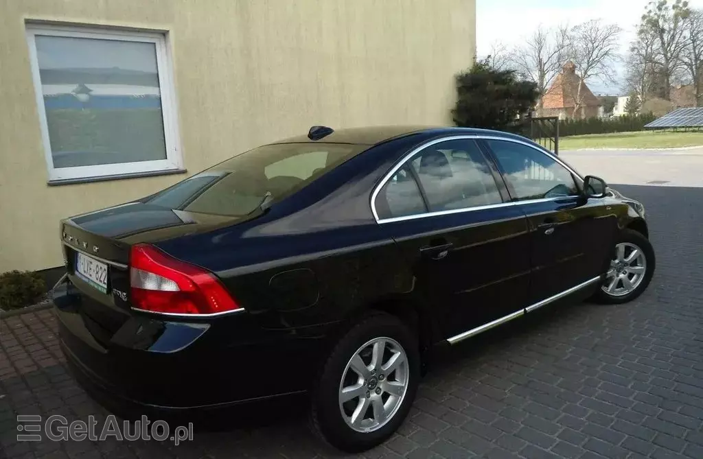 VOLVO S80 
