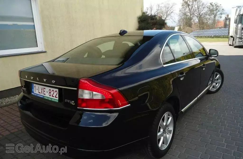 VOLVO S80 