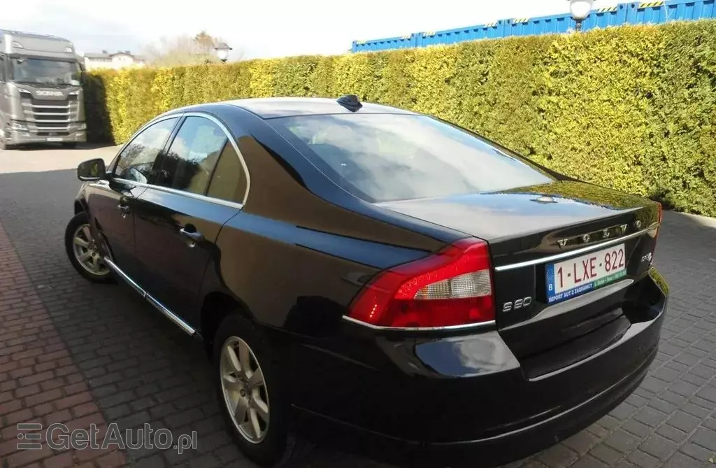 VOLVO S80 