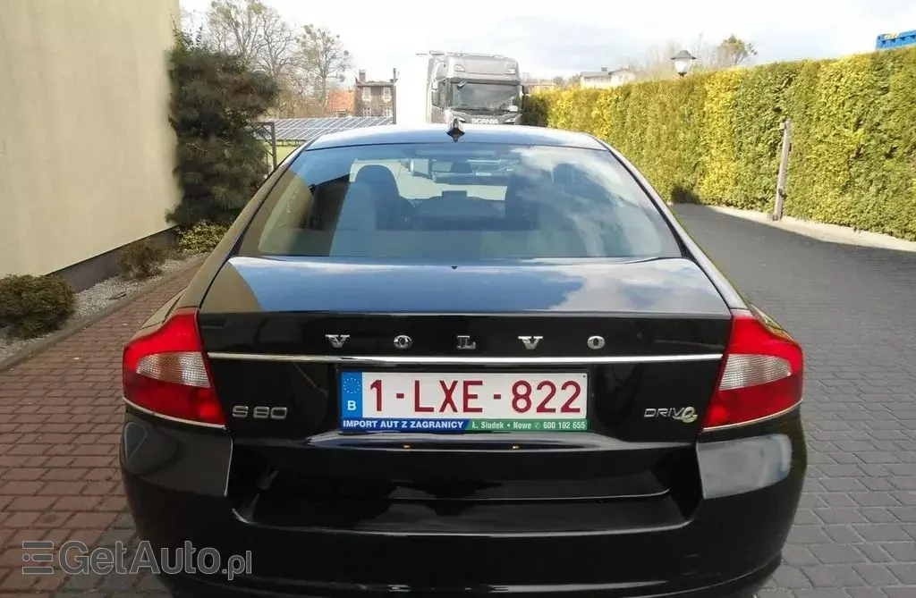 VOLVO S80 