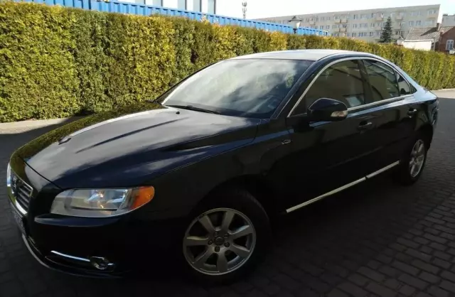 VOLVO S80 