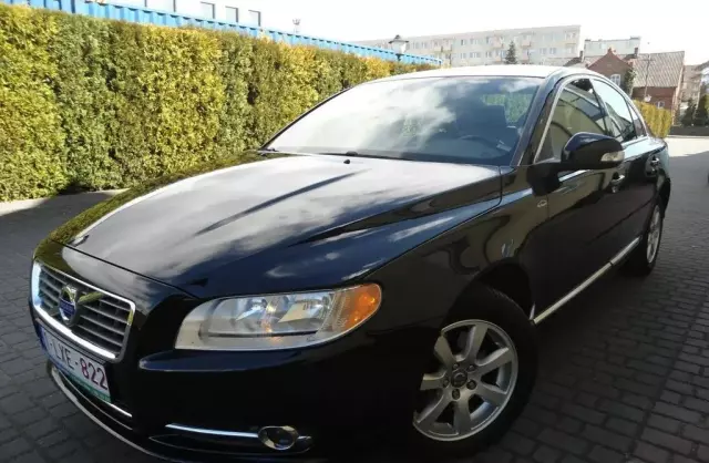 VOLVO S80 
