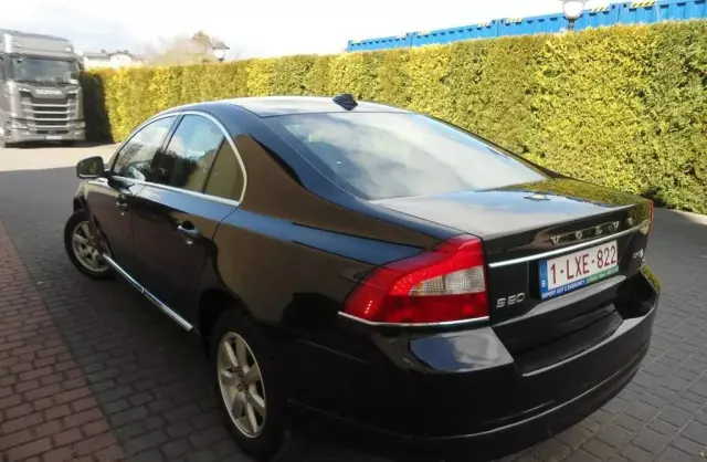 VOLVO S80 