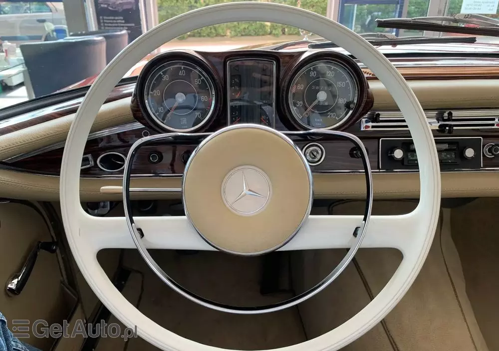 MERCEDES-BENZ 220 SE W 111 