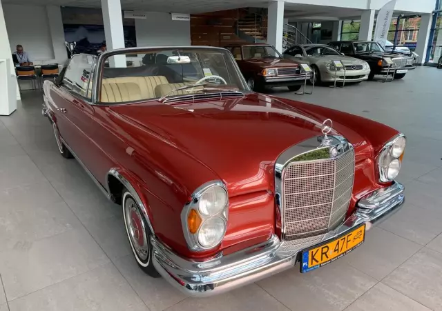 MERCEDES-BENZ 220 SE W 111 