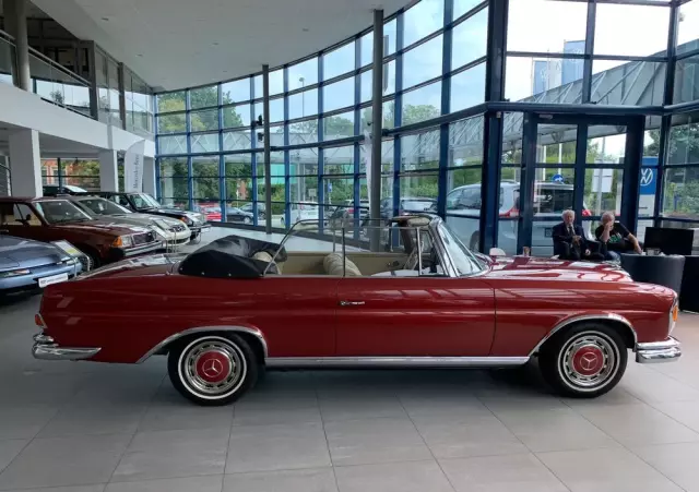 MERCEDES-BENZ 220 SE W 111 