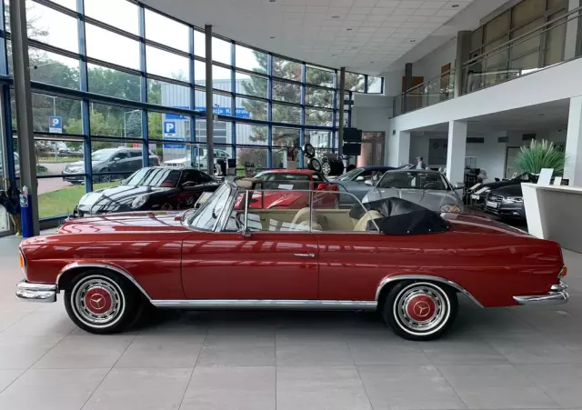 MERCEDES-BENZ 220 SE W 111 