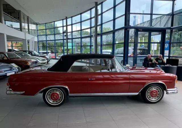 MERCEDES-BENZ 220 SE W 111 