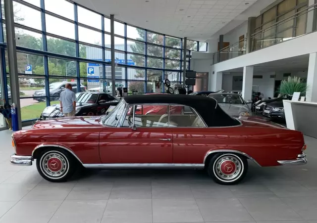 MERCEDES-BENZ 220 SE W 111 