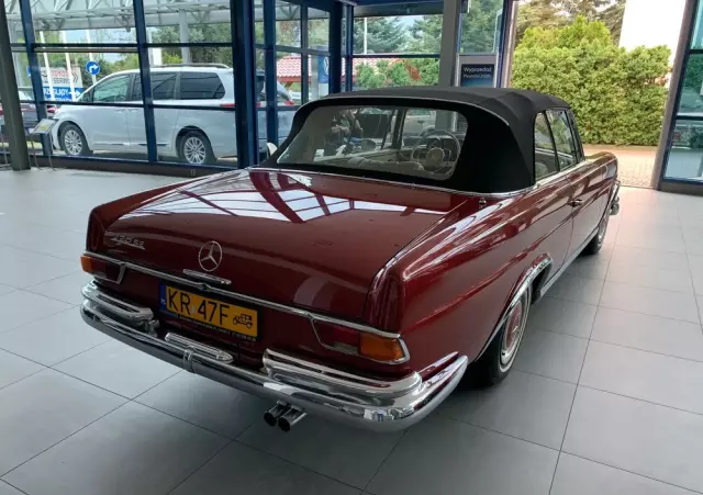 MERCEDES-BENZ 220 SE W 111 