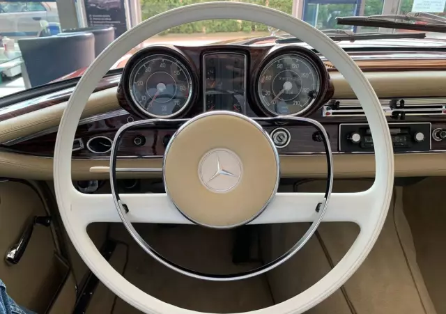 MERCEDES-BENZ 220 SE W 111 