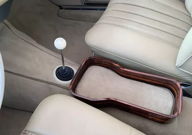 MERCEDES-BENZ 220 SE W 111 