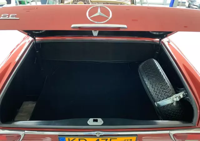 MERCEDES-BENZ 220 SE W 111 