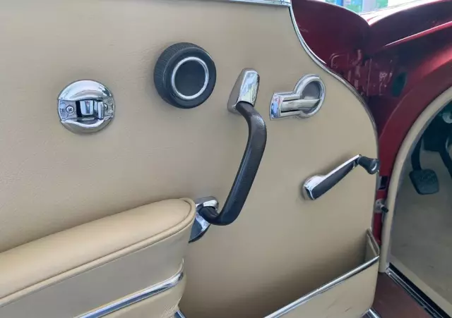 MERCEDES-BENZ 220 SE W 111 