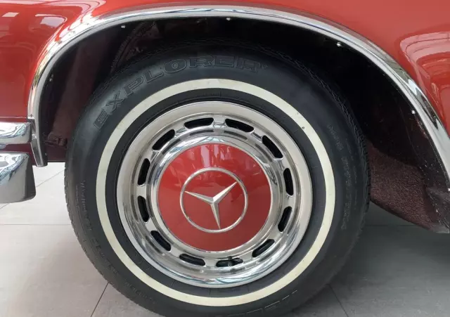 MERCEDES-BENZ 220 SE W 111 